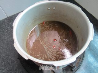蒜拌卤蹄冻的做法步骤：5
