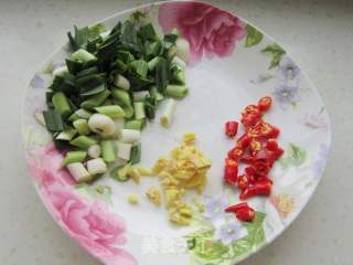 超下饭的腊肠酸萝卜丁的做法步骤：6