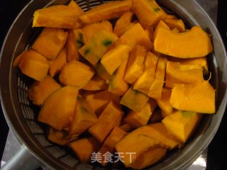 西式南瓜奶油浓汤的做法步骤：3