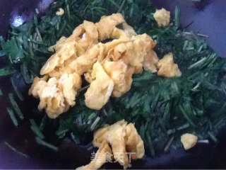 鸡蛋炒韭菜的做法步骤：7