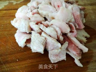 小炒萝卜五花肉的做法步骤：1