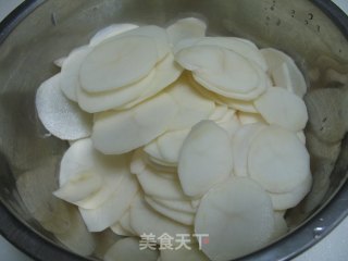 土豆片炒肉的做法步骤：1
