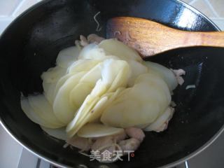 土豆片炒肉的做法步骤：6