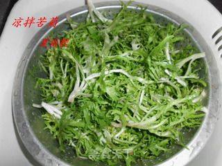 夏日美食——酸甜麻辣炝苦菊的做法步骤：2