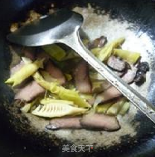 笋尖炒酱肉的做法步骤：7