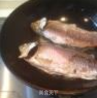 葱烧鲫鱼的做法步骤：4