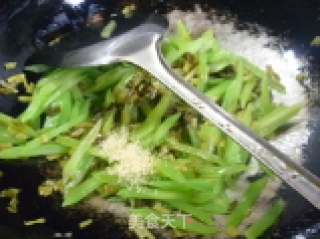 雪菜炒莴笋的做法步骤：5