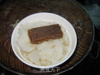 红糖蒸银耳的做法步骤：3