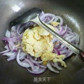洋葱炒鸭蛋的做法步骤：11