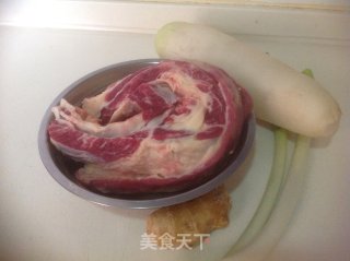 清水牛腩炖萝卜的做法步骤：1