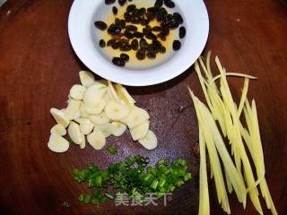 心蓝手制私房菜【红烧大黄鱼】——冰淇淋流泪（邂逅）的做法步骤：2