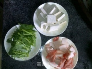 茼蒿豆腐的做法步骤：2