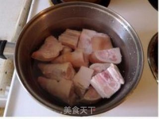 滋补养颜汤—【黄豆猪蹄汤】的做法步骤：1