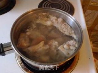 滋补养颜汤—【黄豆猪蹄汤】的做法步骤：3