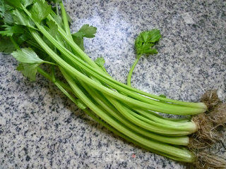 香芹炒山药的做法步骤：1