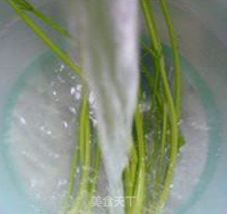 香芹炒山药的做法步骤：3