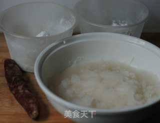 广式腊肠萝卜糕的做法步骤：1
