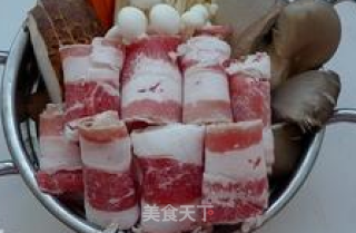 蒜香肥牛火锅的做法步骤：6