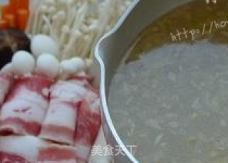 蒜香肥牛火锅的做法步骤：7