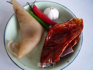 小炒肉皮的做法步骤：1