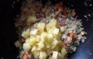 菠萝香肠炒饭的做法步骤：16