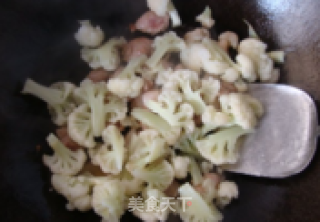 菜花炒肉的做法步骤：5
