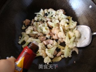 菜花炒肉的做法步骤：6