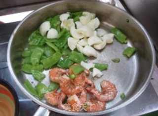 荷兰豆炒虾的做法步骤：4