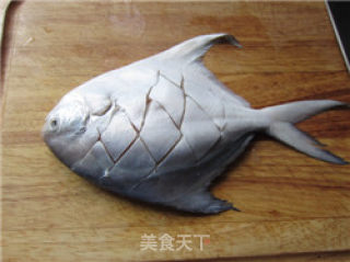 清蒸平鱼的做法步骤：1