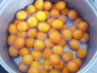 金桔蜜饯的做法步骤：2