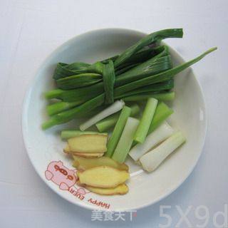 香菇炖肉的做法步骤：3
