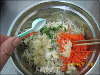 蚝油蒜泥拌豆芽的做法步骤：9