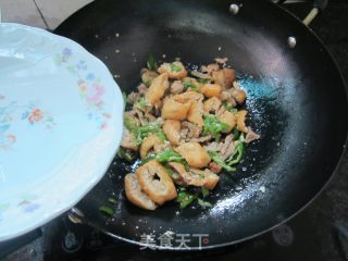 家常油豆腐炒瘦肉的做法步骤：7
