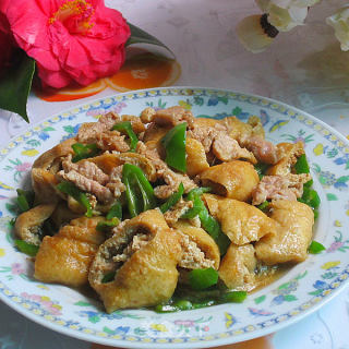 家常油豆腐炒瘦肉的做法步骤：9