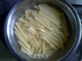 炸薯条的做法步骤：4