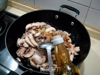 家常菜“肉片炒鲜蘑”的做法步骤：5