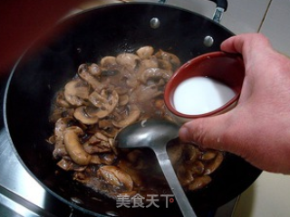 家常菜“肉片炒鲜蘑”的做法步骤：9