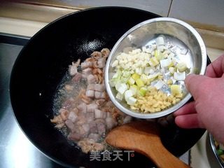 京味儿传统家常菜“炒八宝辣酱”的做法步骤：4