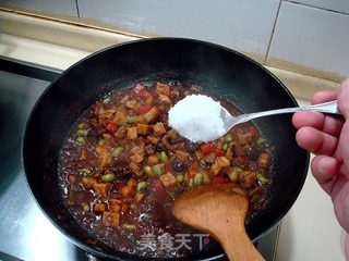 京味儿传统家常菜“炒八宝辣酱”的做法步骤：9