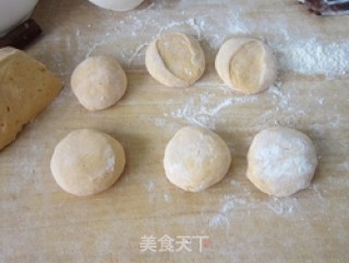 豆沙馅南瓜饼的做法步骤：4