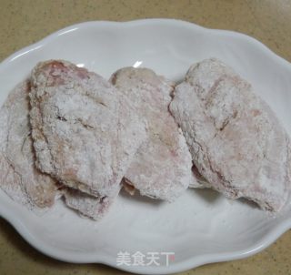 避风塘鸡翅的做法步骤：4