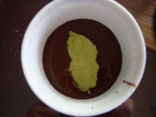 抹茶巧克力熔岩蛋糕的做法步骤：5