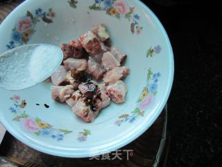 鸭脖子烧油豆腐的做法步骤：4