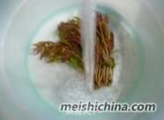 香椿炒年糕的做法步骤：3