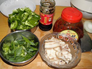 回锅肉的做法步骤：1