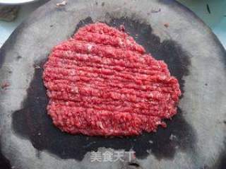 韭菜花炒牛肉的做法步骤：1
