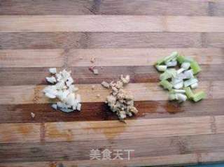 韭菜花炒牛肉的做法步骤：3