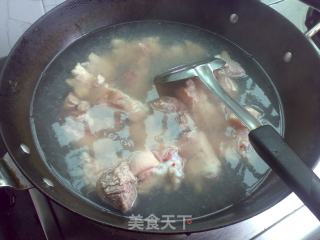 洋葱猪手的做法步骤：2