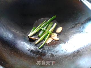 烩红肠青元的做法步骤：3