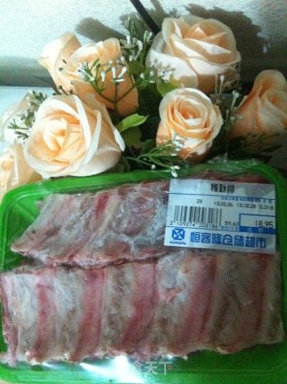 排骨炖土豆胡萝卜的做法步骤：1
